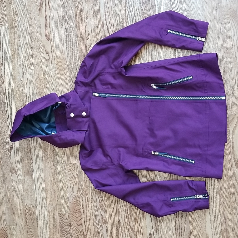 (XS) Zareen Lightweight Made in Canada Fall Athleisure Outdoors Luxury Look